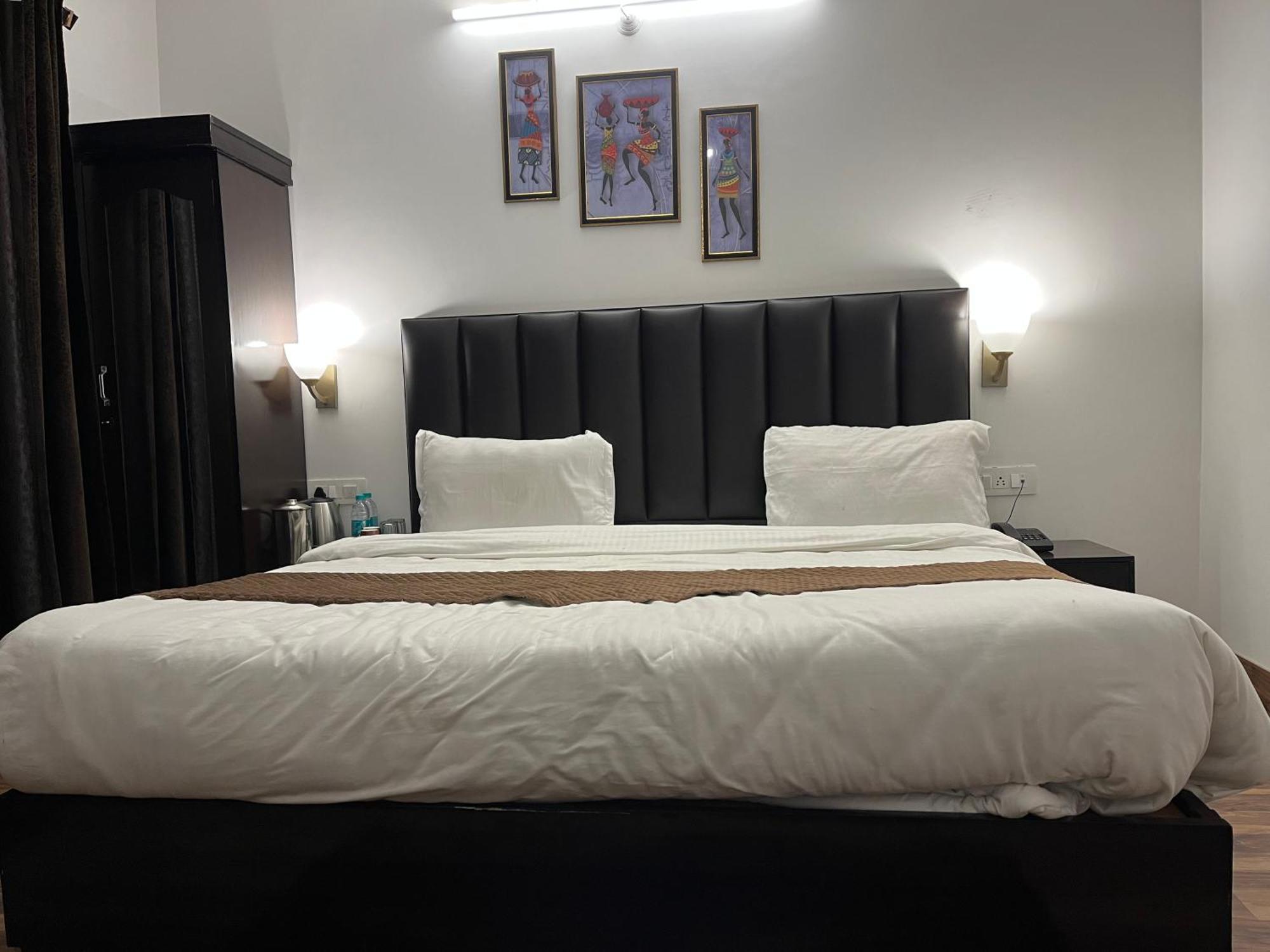 Cedar Woods Resort By Heyan Hotels Nainital Eksteriør billede